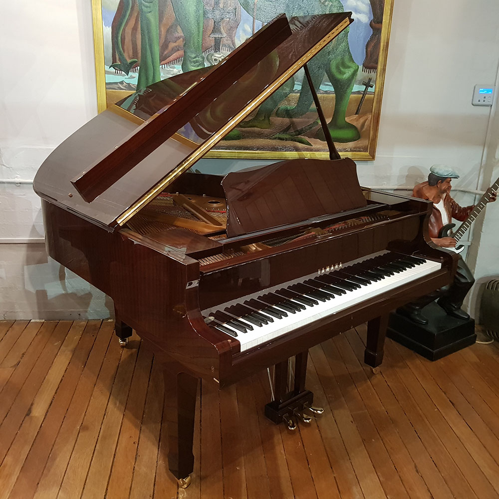 Used Yamaha C1 baby grand piano, for sale.